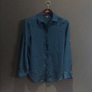 XS WOMENS BUTTON DOWN SHIRT